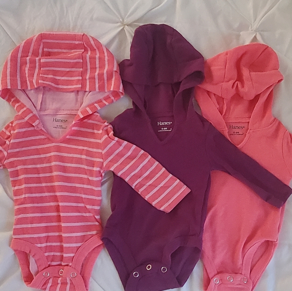 3 pack Hanes Hooded Onesies